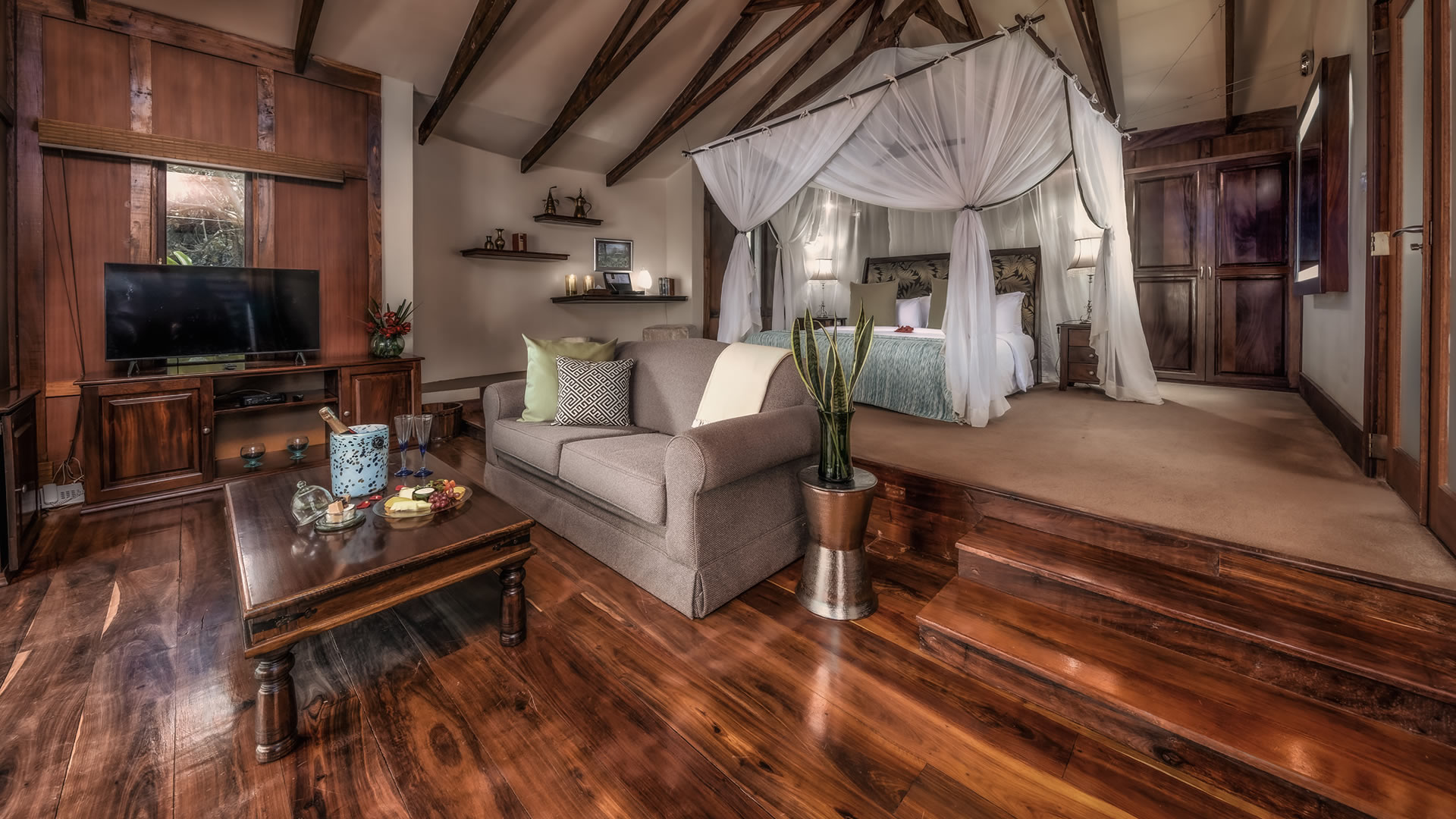 Plantation suite