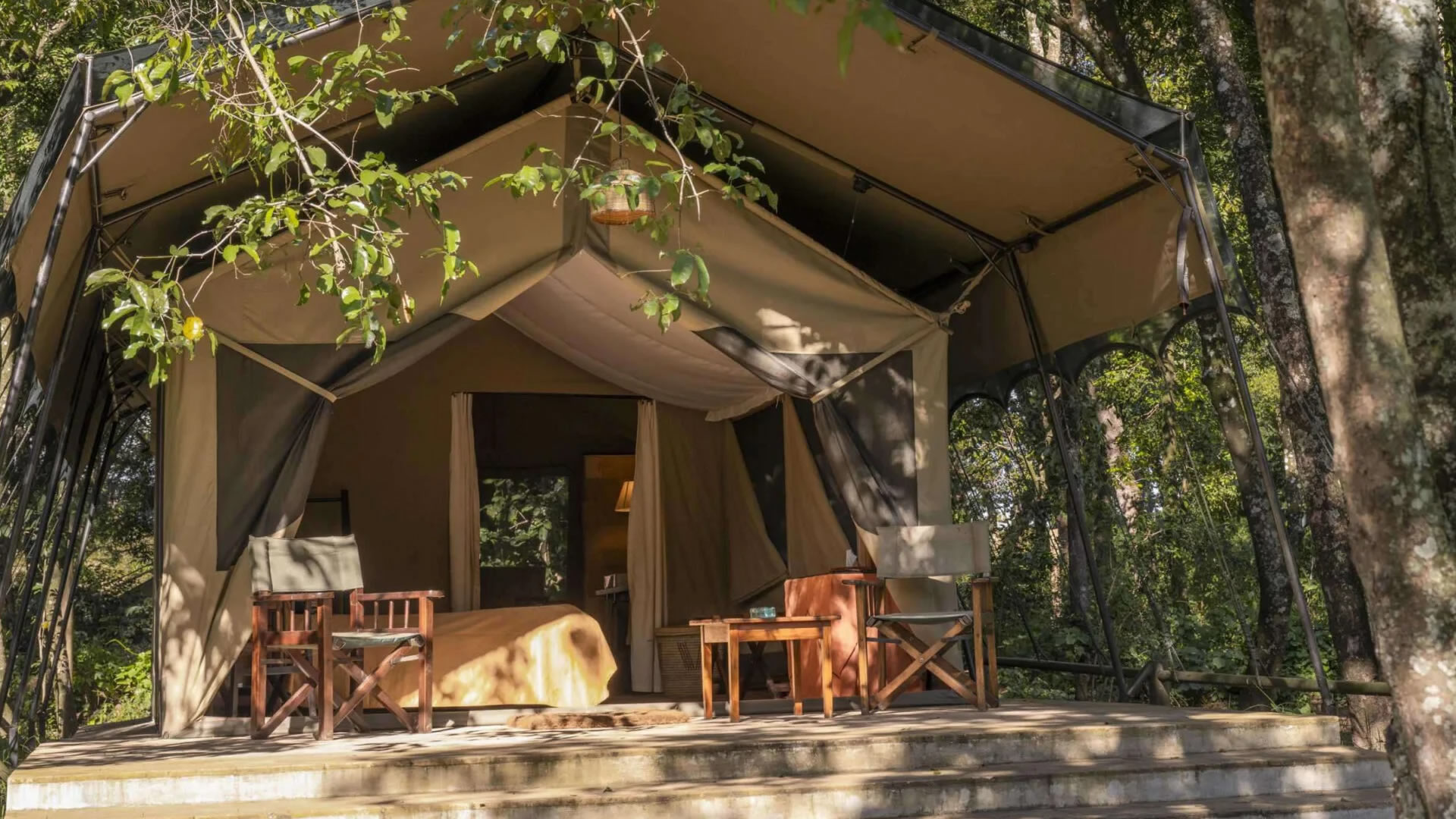 Tent Exteriors, Governors Camp