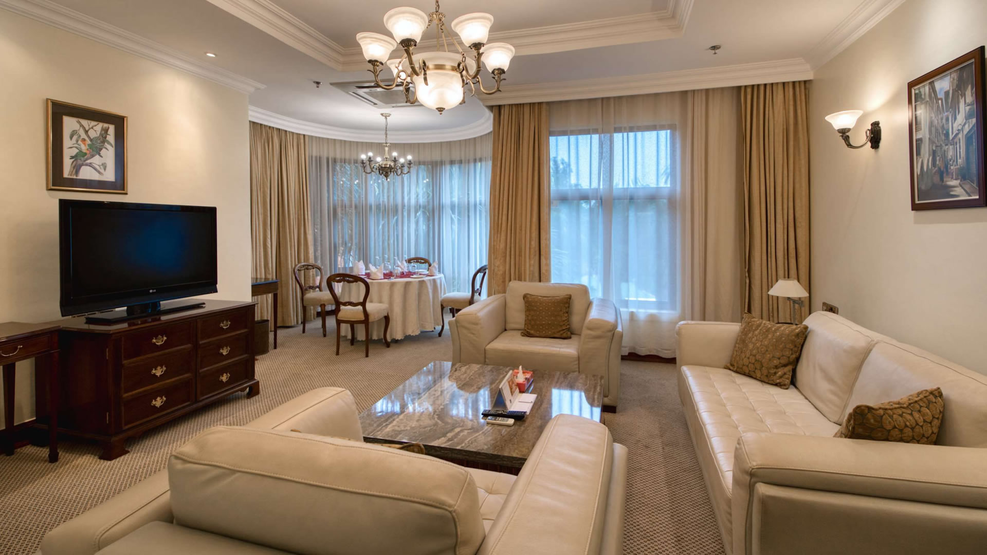 Deluxe room interior, Kibo Palace Hotel