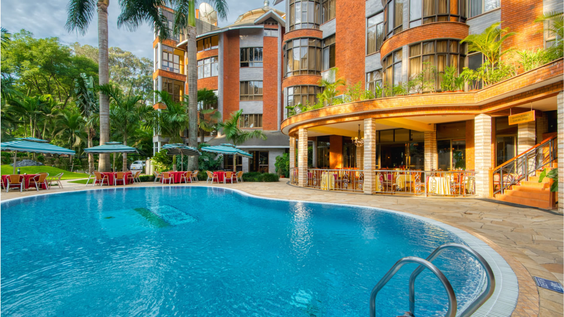Swimming pool, Kibo Palace Hotel