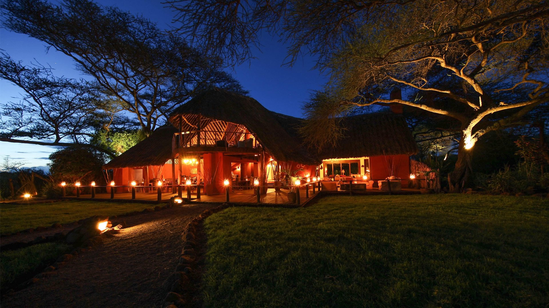 Exterior Views, Tawi Lodge